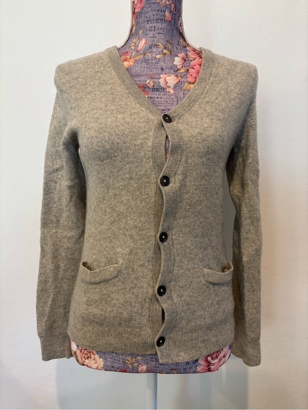 Jacobs by Marc Jacob’s Classic V-Neck Gray Button-Front Women's Sweater
